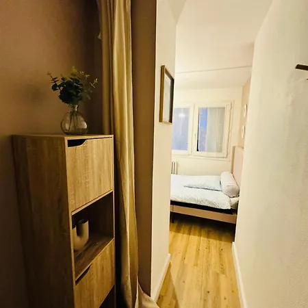 Apartmán Joli Petit Proche Centre De - Brown *